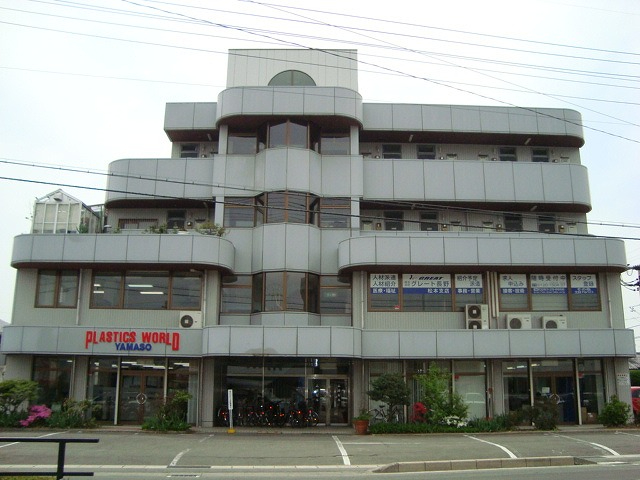 松本市高宮東　ビル