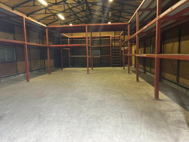 千葉市若葉区古泉町　貸倉庫