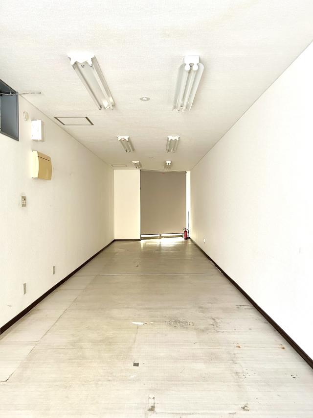 　1階前方入り口側