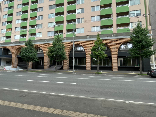 札幌市中央区南13条西1　貸店舗・事務所