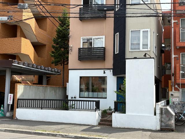 札幌市中央区南6条西24