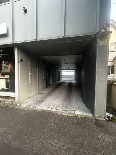 札幌市中央区南11条西12　貸店舗・事務所