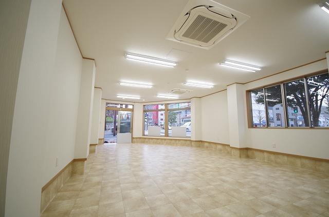 　室内