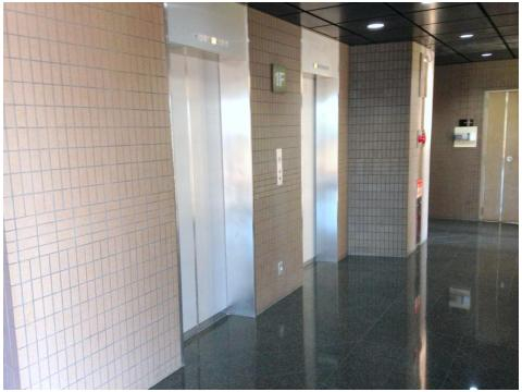 　エレベーター２基