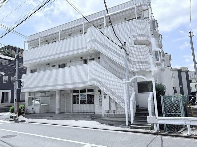 横浜市港南区下永谷6-3-1