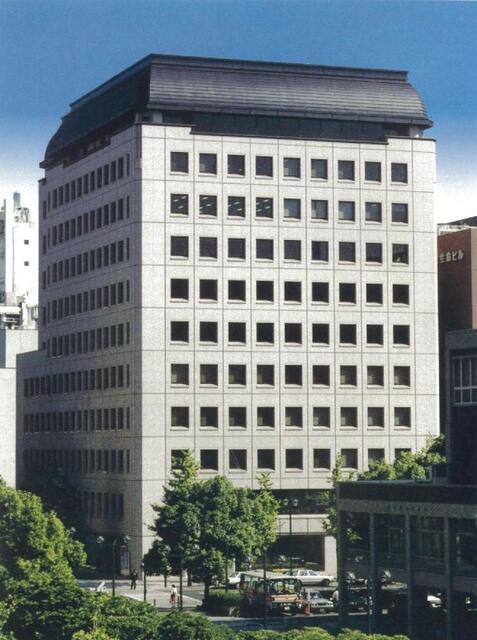 横浜市中区尾上町1-8