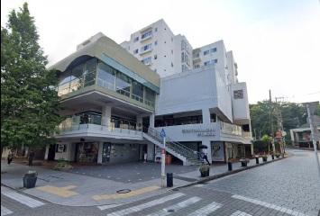 横浜市中区中区元町1-13