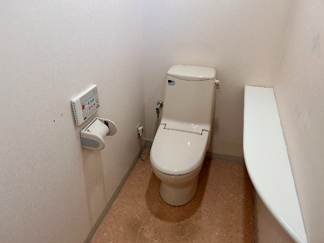 　トイレ　男女別あり