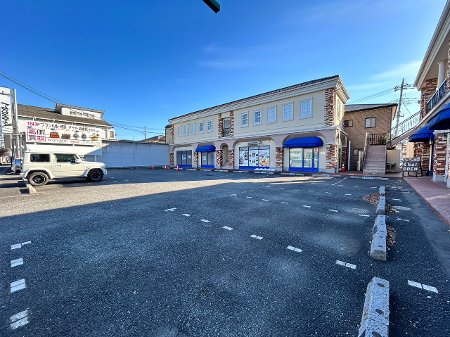 　お客様駐車場共有で14台！