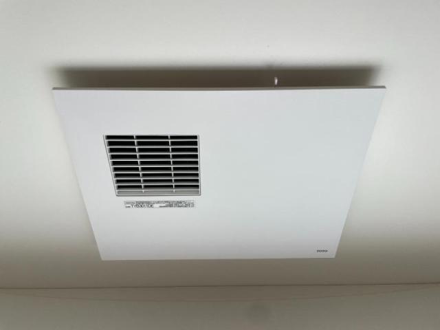 　暖房換気乾燥機