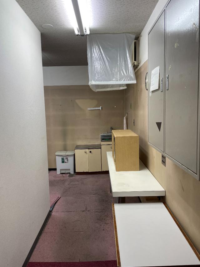 　バックヤード休憩室