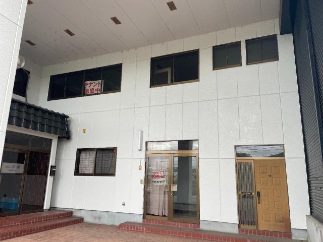 　玄関入口雨除け