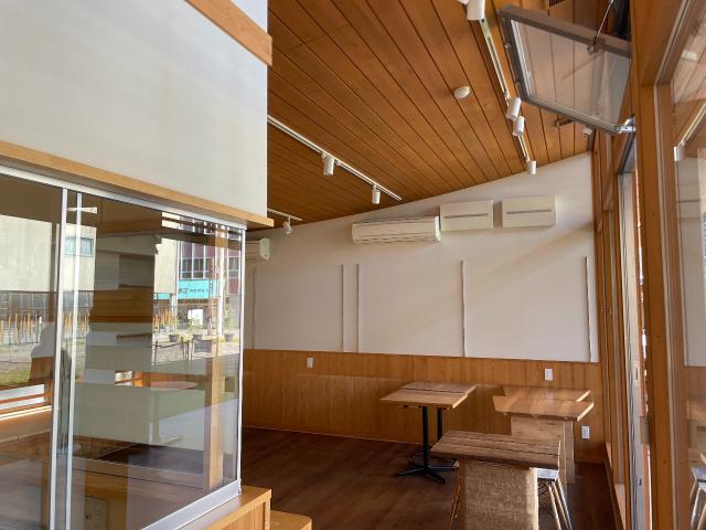 　勾配天井で、開放感があります。