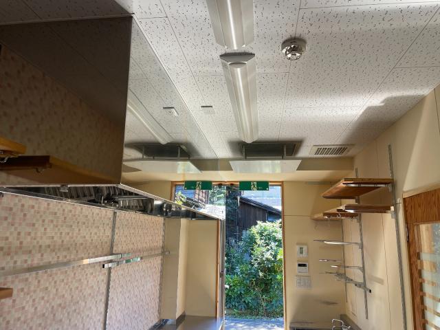 　厨房天井